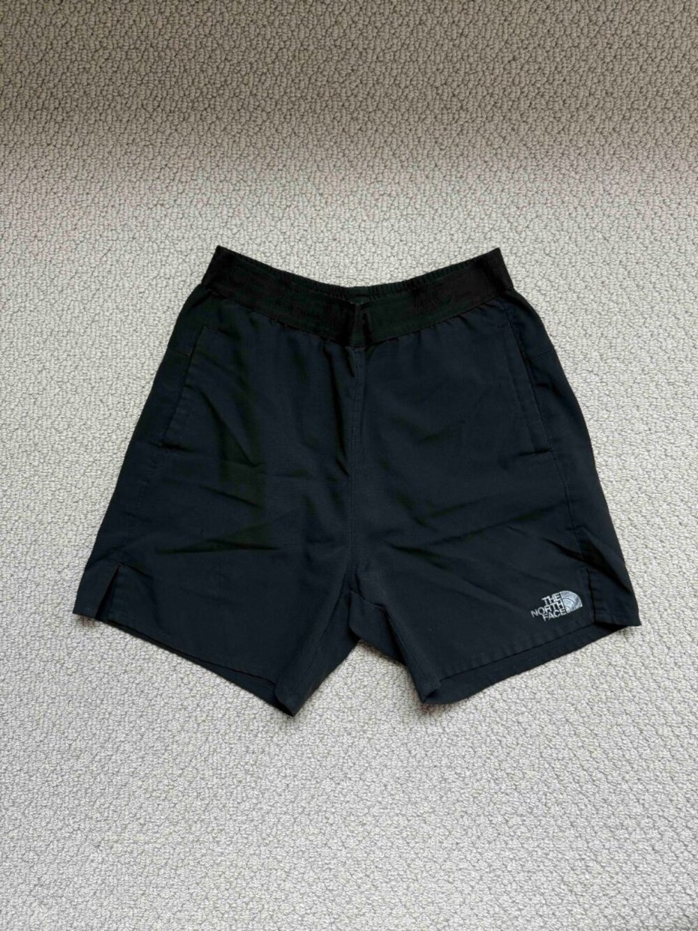 The North Face Boys L/G (12) Black Flashdry Shorts